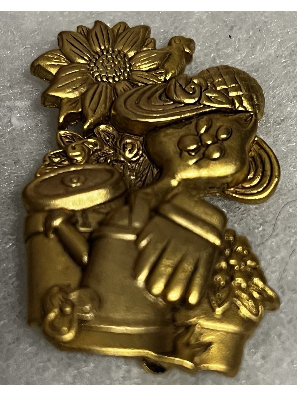 vintage Danecraft Gardening Kitty With Watering Can Brooch Pin 1.75“
